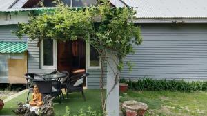 Quaint stays - By the river beas