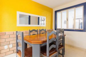 Casa com garagem - 300m da Rua das Pedras