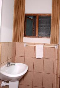 Meri disponible 2 habitaciones 2 camas 1 baño wifi