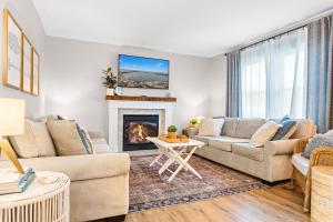 Cedar Point, Kalahari, Sports Force, Hot tub, Fire pit, EV, Pets, Beach, Fireplace, Park