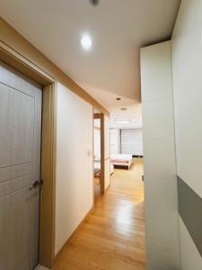 My Seoul Home - Gangnam Seolleung Station Exit 1