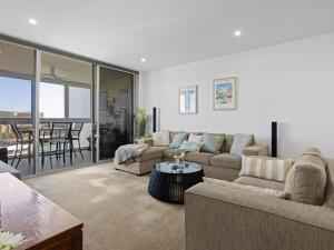 Where The Bay Meets The Marina - Family Holiday - Safety Beach