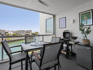 Where The Bay Meets The Marina - Family Holiday - Safety Beach