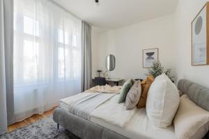 Renovated 2-Bedroom apt - Family & Work Ready!