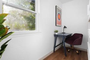 Cozy-Chic 2BR Patio Ideal for Groups