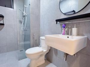 Kuala Lumpur M Vertica Residence I Big Family Homestay 大家庭适住 I Walking distance to MRT I 马中英文服务 I Malay English Chinese