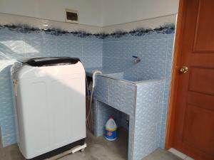 Habitación H4, TV y WIFI cerca a Barranco