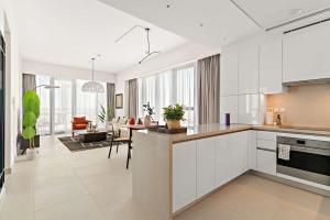 Silkhaus Vacation Homes Elite 1BDR in Canal Front Tower