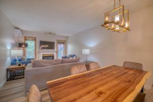 Bow Valley Chalets-Entire 2 King Bedrooms townhouse