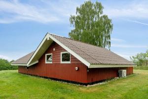 Lovely Summer House In A Town-Close Location