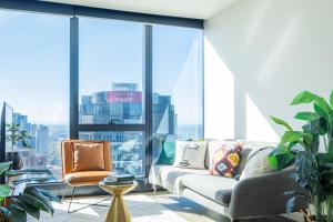 2B1B Urban Oasis in the Clouds