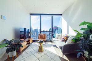 2B1B Urban Oasis in the Clouds