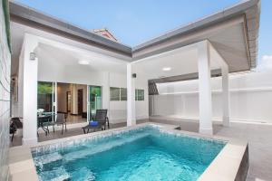 Family 2BR Villa Lancelot 3 with Jacuzzi Pool, just 10 min drive NaiHarn and Rawai