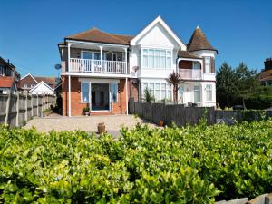 Lunas Seaview Apartment Sleeps 4 Parking Beach