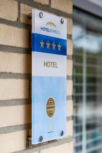 Beach Hotel I Kloeg Collection