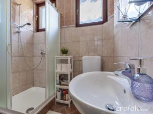 Apartments Villa Mavi-Two Bedroom Apartment with Balcony A2