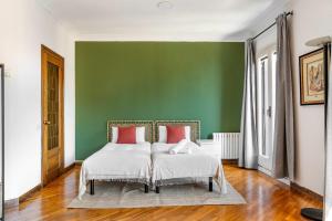 The Collection Barcelona - Big apartment for 15 in the heart of Eixample