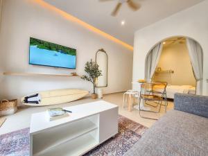 Mersika Dua - Beachfront Villa 2BR Near To Mersing Jetty Town