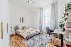 New 2 bedroom apt - Explorers & Remote workers!