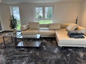 Geräumiges Apartment mit Balkon, 2 Schlafzimmern & 2 Bädern - Nähe Kaiserslautern - 2