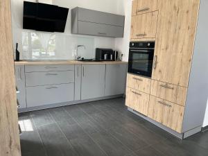 Geräumiges Apartment mit Balkon, 2 Schlafzimmern & 2 Bädern - Nähe Kaiserslautern - 2