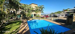 Silhouette 36 - Sleeps 6