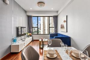 Refined Saigon - Rivergate Aparment - Free Pool, Free Internet SIM for 3 nights, Free Pick Up for 5 nights