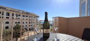 NORIA 2, pied dans le sable, magnifique vue mer, piscine, garage, climatisation