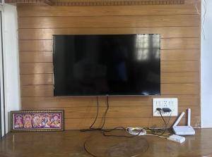 3BHK Luxury AC Apartment SG-SATELLITE-Prahalad-Anand Nagar Road
