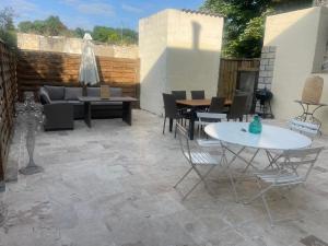 Maisons d'hotes Domaine Spa Perret-Au Calme-Chateau ArtDeco MasterSuite B&B et-ou Gite de Charme-A3Mn Giverny-Jardins Monet-Le Vexin-Piscine Ete-Parc 3Ha-Aire Enfants-PingPong-Options Diner-Billard-Massage-Yoga-Coaching-Fitness-Sauna-Hammam-Promo 2Nuits 1HJacuzzi Offerte : photos des chambres