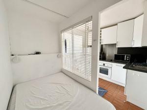 STUDIO CABINE CLIMATISE AVEC CHAMBRE ALCÔVE