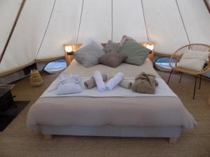 Tentes de luxe Tente luxe jacuzzi au bord des etangs : photos des chambres