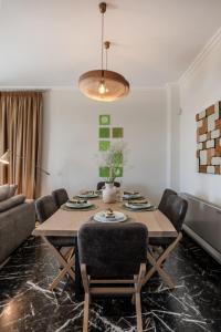 Alimos Marina Home - Luxury Corner SeaView Apartment
