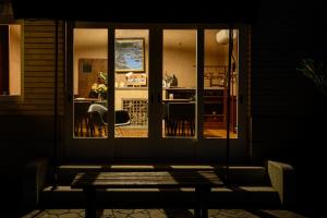 尾道の家 Onomichi House - 千光寺の麓 時を超える映画のワンシーンへ - Supported by COCOSTAY