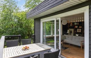 3 Bedroom Beautiful Home In Græsted