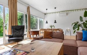 3 Bedroom Beautiful Home In Græsted