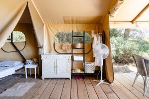 Tentes de luxe Saint Paul le Marseillais Tentes Equippees Hebergements Insolites Lodges : Tente