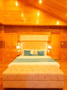 Alexandra - a lush boutique stay