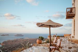18th Century Traditional Sunset House - Castrum Traditional Suites