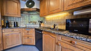 Alpine Loft, Central, Balcony, Parking, Family,PS5