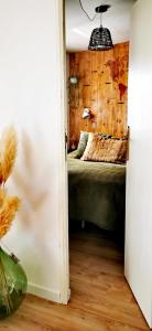 Maisonnette au calme sous les pins avec jardin , parking et piscine - Ubytování bez kategorie ve městě Le Castellet