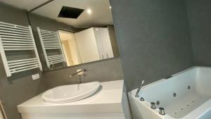 Lake Drive Rooms&Apartments