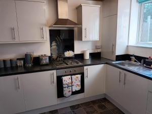 KCS Place - 3BR Home Near NEC, Airport & JLR