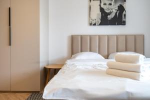 Ceglana Modena Park Apartment by BookingHost
