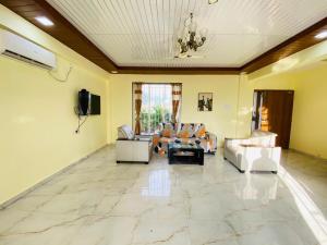 EMPYREAN STAY II 3BHK II SUPREME VILLA II FULLY AC II PRIVATE POOL Il