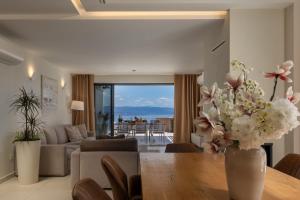 Villa AltaVista - Seaview & Relax with Heated Pool & MiniGolf