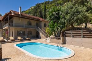 The Summit Escape House