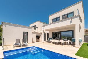 Villa Corb Mari II by Sealand Villas