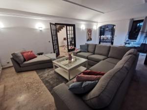 Villa de lujo con piscina, jardín y vistas al mar, a 100m de la playa en SAgaró - ES-209-27