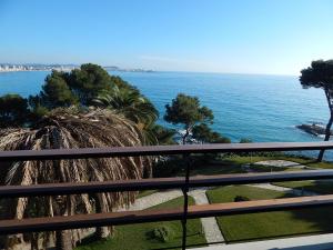 Apartamento en Complejo Eden Mar con Vistas al Mar, 3 Piscinas y Acceso a Playas - ES-209-25